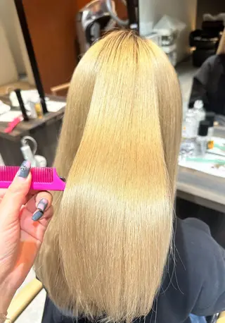 カラー AVANCE. Rinのヘアスタイル
