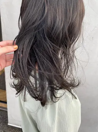 ロング BE HERE NOW N°04野々市三納店所属・イタヤ マイカのヘアスタイル