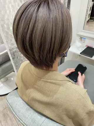 ショート カラー EKOLU所属・髪質改善サロン🫧 戎谷栞菜のヘアスタイル