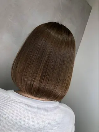 ミディアム カラー 三浦 栞のヘアスタイル