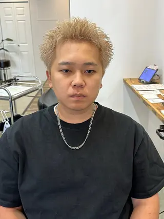 ショート カラー メンズ 倉持 誠也　フェザーパーマのヘアスタイル