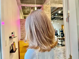 ミディアム SALOWIN心斎橋Suite店所属・ブリーチ毛にもできる 縮毛矯正|鷹司郎のヘアスタイル