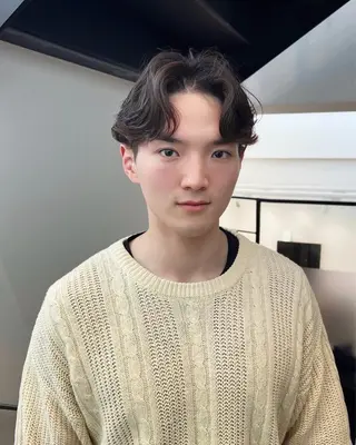 パーマ メンズ Qin shaire salon 原宿verno店所属・【センターパート】 ETO／江藤翼の眉毛・アイブロウイメージ