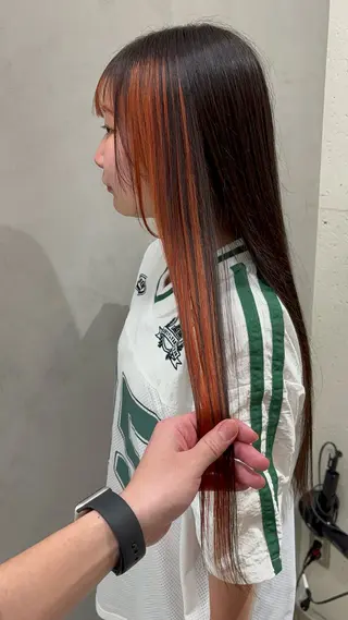 ロング カラー オカベ ショウマのヘアスタイル