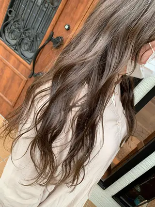 ロング カラー yoshi （髙橋）のヘアスタイル