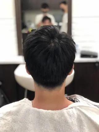 ショート カラー メンズ ゼロスバーバーショップ所属・パーマ特化 三浦楓雅のヘアスタイル