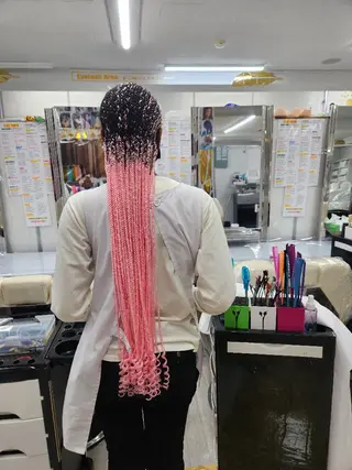  渡辺 マリのヘアスタイル
