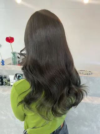 ミディアム カラー miloc sayaのヘアスタイル