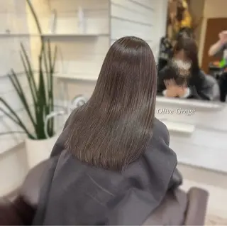 セミロング 松島 綾子のヘアスタイル
