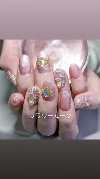 ネイル フラワー ムーンのネイルデザイン