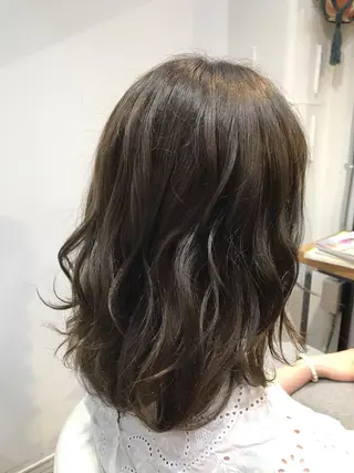 ミディアム カラー ヒロミ/アレンジ/ アンニュイ/透け感のヘアスタイル