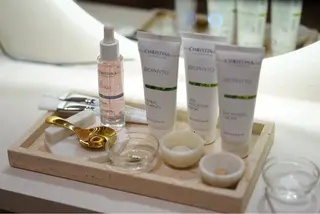 ハーブピーリング/ 脱毛/ホワイトニングのエステ・リラクイメージ