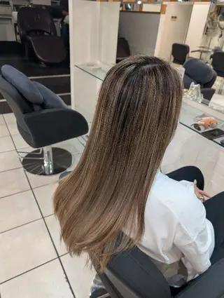 ロング カラー insence glue所属・弥生⭐似合わせカット 柔らかベージュ🌻のヘアスタイル