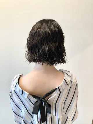 ミディアム パーマ 1inch所属・透明感カラー/似合わ せカット/亀井唯登のヘアスタイル