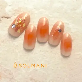 ネイル SOLMANI 予約担当のネイルデザイン