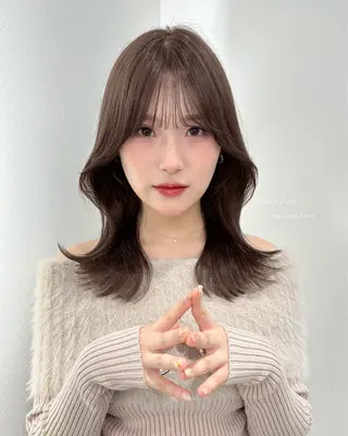 ミディアム カラー ばんちなつ / 韓国風レイヤーのヘアスタイル