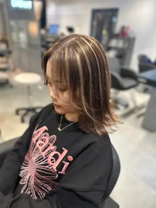 セミロング カラー 💖ハイライト/ハイ トーン💖MIKIのヘアスタイル