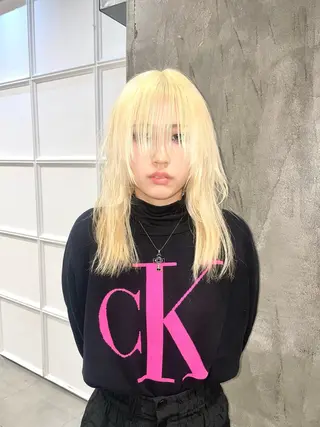 セミロング カラー デザインカラー⭐︎★ 🐆hyoma🐆のヘアスタイル