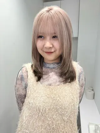 セミロング ✨ブリーチ/顔周り レイヤー¦YUKA✨のヘアスタイル