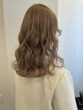 セミロング カラー 安藤 佑衣のヘアスタイル