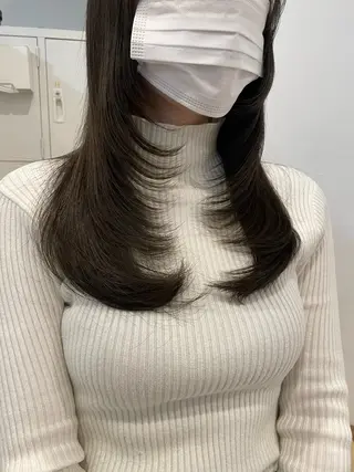 ミディアム サクライ オトカのヘアスタイル
