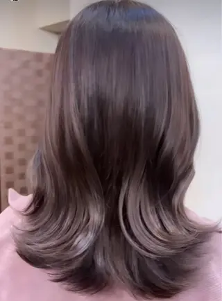 ミディアム カラー yamaguchi kのヘアスタイル