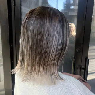 ショート カラー 伊藤 玲衣のヘアスタイル