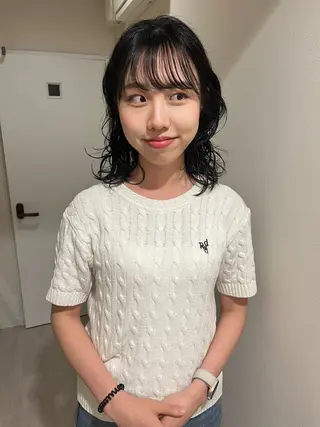 ミディアム パーマ pu+on. nailworks所属・fuyumi / ニュアンスネイルのネイルデザイン