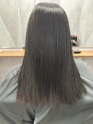 ロング カラー 山崎 美羽のヘアスタイル