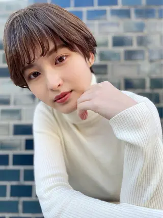 ショート カラー ハイトーン/レイヤー 💜Akaneのヘアスタイル