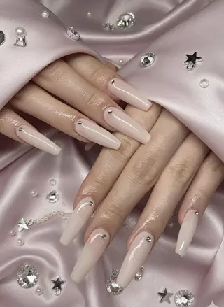 ネイル 24時間営業 UNABOMBAのネイルデザイン