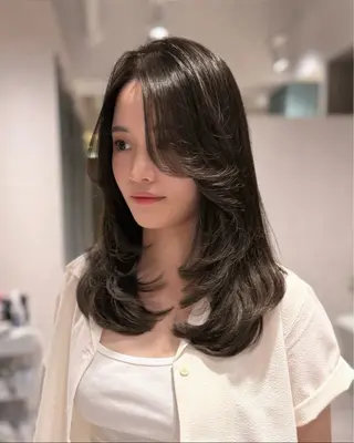 セミロング meak所属・韓国レイヤー RYOTAのヘアスタイル