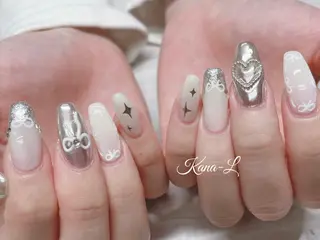 ネイル 芦辺 香奈のネイルデザイン