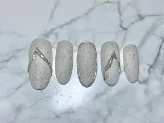 セミロング H NANAのネイルデザイン