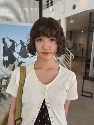 ショート パーマ tomo🍒パーマ ハイトーン似合わせのヘアスタイル