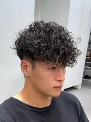 パーマ メンズ fifth 安次富　泰雅のヘアスタイル