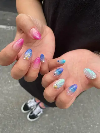 ロング カラー ヘアアレンジ キッズ ネイル マツエク・マツパ アイブロウ 福田 加奈のネイルデザイン