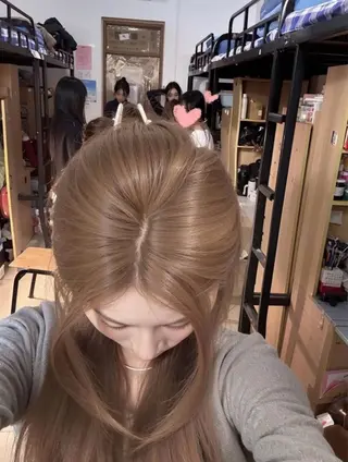 ロング カラー 可愛いベージュヘア 🐿️えびけんのヘアスタイル