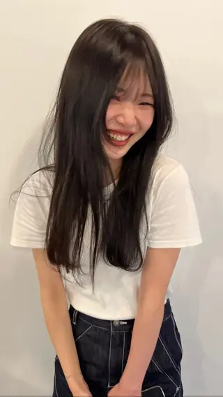 ロング KOCHAB所属・三谷 はるなのヘアスタイル