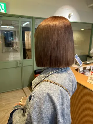 ショート カラー ベージュ/ダブルカラ ー/新潟駅/青柳萌果のヘアスタイル