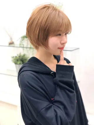 ショート カラー ディレクター ノナカのヘアスタイル