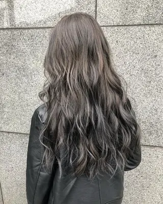ロング カラー REVE所属・TAKU 美容師のヘアスタイル