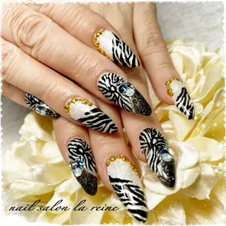 ネイル nail salon  la reine所属・nail salon la reineのネイルデザイン