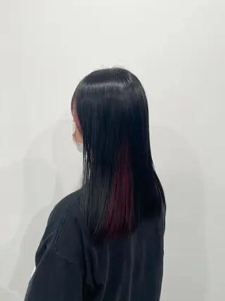 ロング カラー TAKUMI .のヘアスタイル