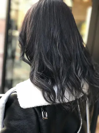 ミディアム カラー 樋渡 侑希のヘアスタイル