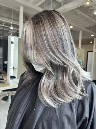 ミディアム カラー Lia所属・皆木 智晴のヘアスタイル