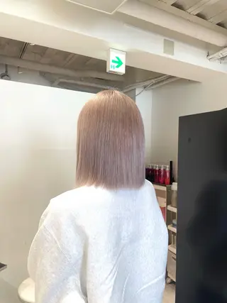 ショート カラー fuka/梅田/ ミルクティーベージュのヘアスタイル