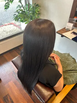 ロング カラー RELACE [リレイス]所属・東尾 凜のヘアスタイル