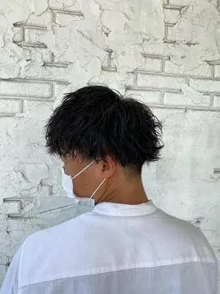パーマ メンズ 尾崎 優也のヘアスタイル
