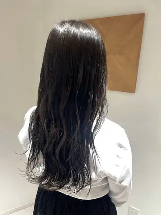 ロング カラー イヌマル アユ / Fier umedaのヘアスタイル